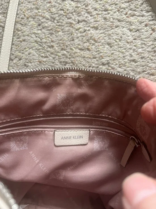 Crossbody Anne Klein Faux Leather Tassel Bag - Cream - Picture 3 of 4